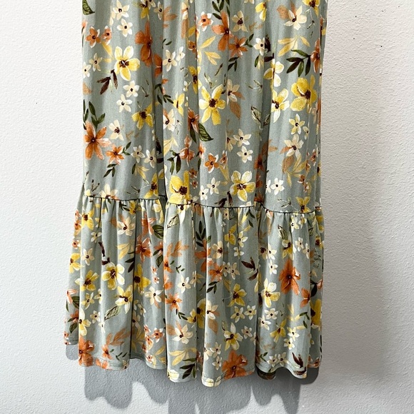 SIRENLILY- Floral Flowy Green Floral Flowy Midi Dress Size L - Picture 4 of 5
